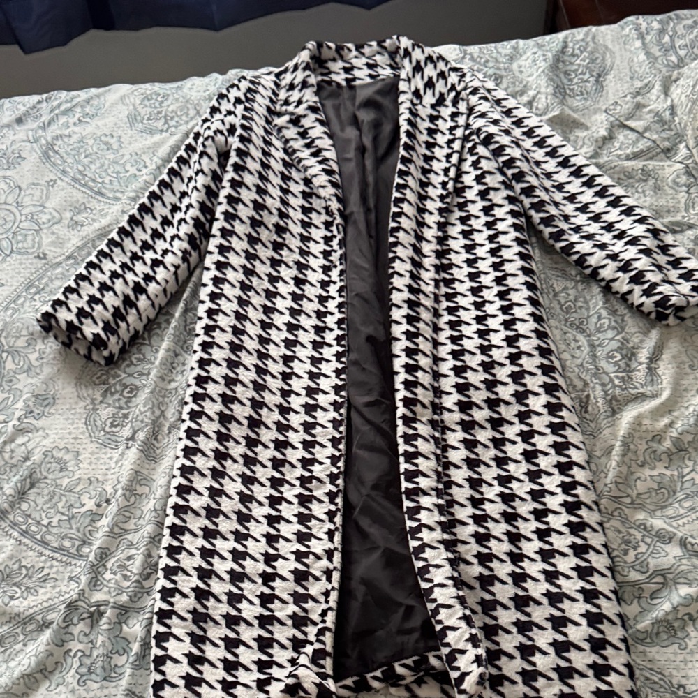 Stylish Houndstooth Coat